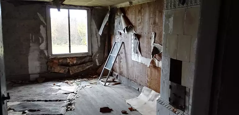 Why Selling a Distressed House Through Traditional Methods Fails in Cape Coral